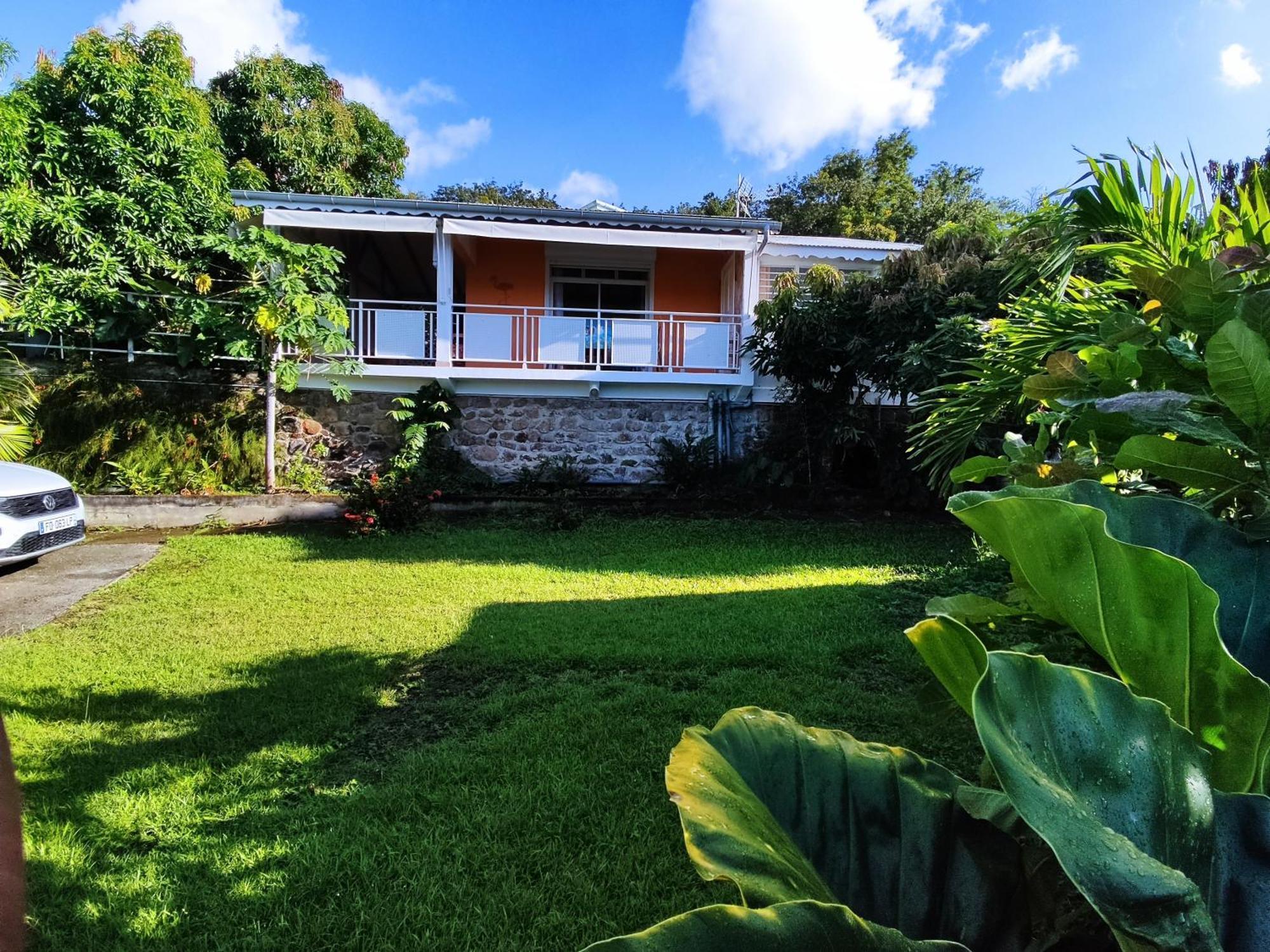Bungalow With Sea View In Deshaies Buitenkant foto
