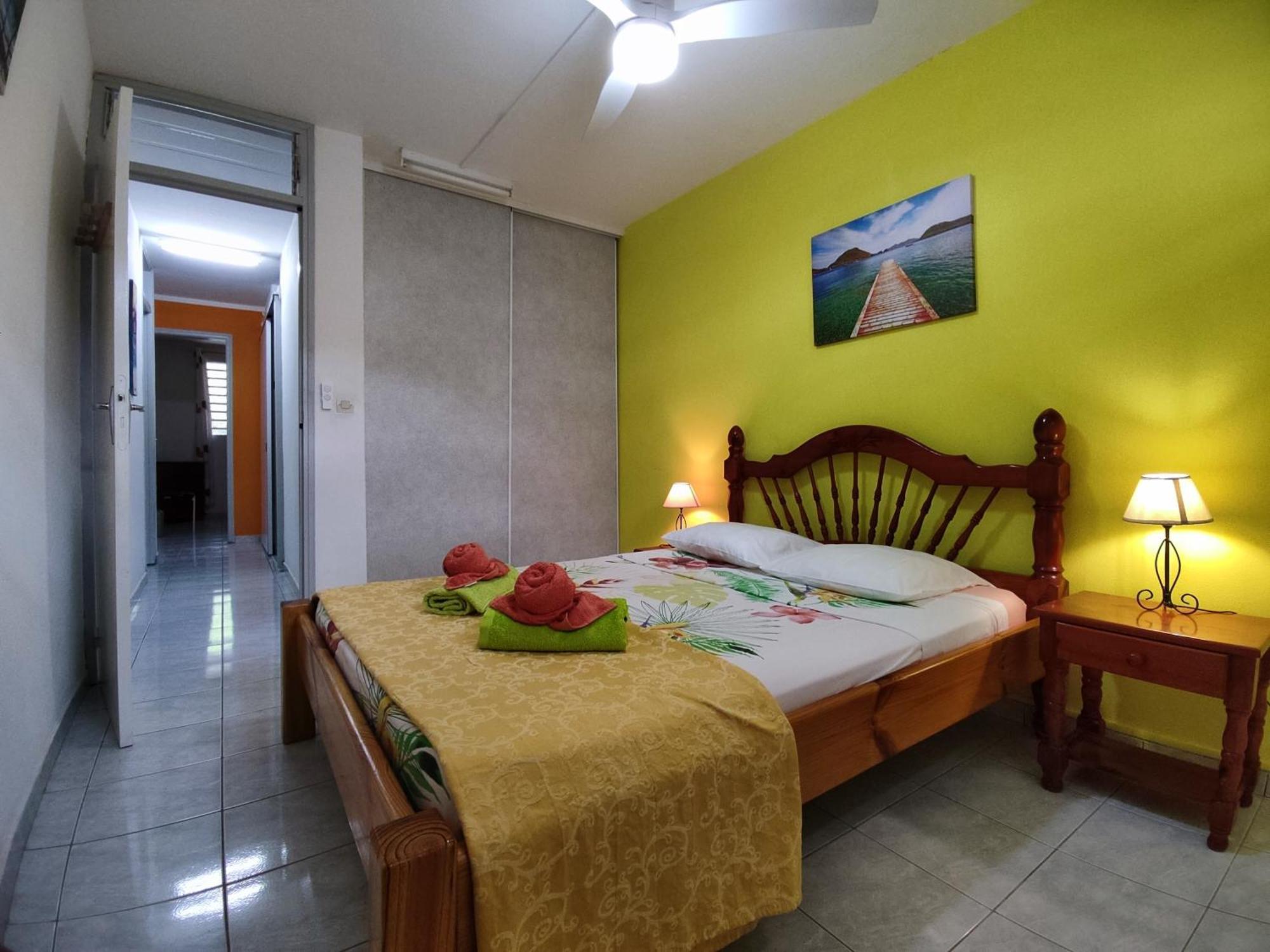 Bungalow With Sea View In Deshaies Buitenkant foto
